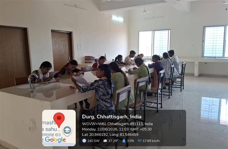 निबंध लेखन प्रतियोगिता का आयोजन विषय "नशा मुक्ति में शिक्षा का महत्व"